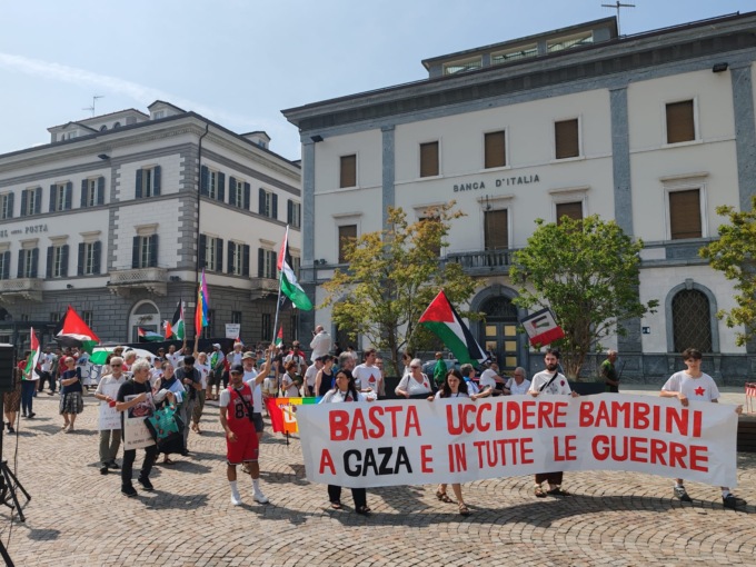 Pentole vuote e silenzi carichi di dolore: Sondrio in marcia per Gaza