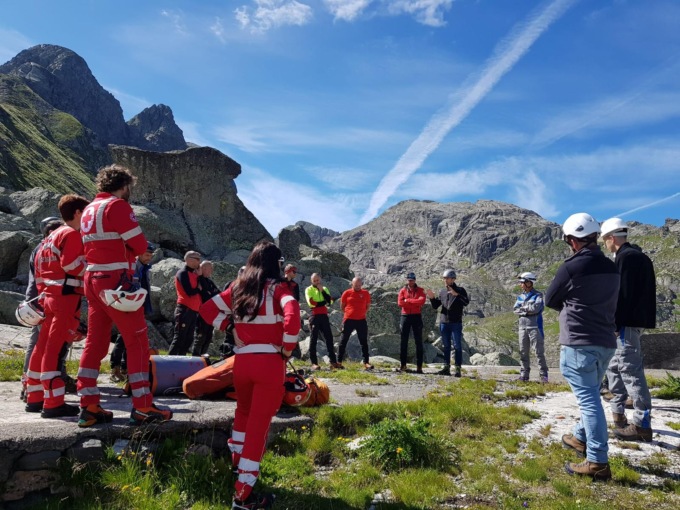 Esercitazione congiunta alla diga del Lago Inferno: Soccorso Alpino, Croce Rossa ed Enel Green Power uniti per la sicurezza in montagna