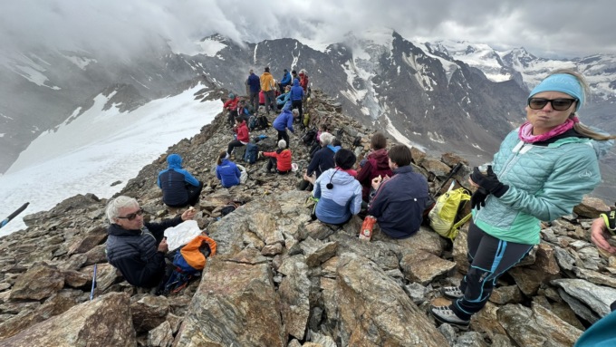 Il Cai Valfurva in gita alpinistica fino alla vetta del monte Pasquale