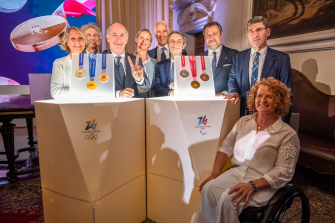 Presentate le medaglie dei Giochi Olimpici 2026