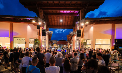 Summer Nights 2025: il villaggio si trasforma in un teatro a cielo aperto