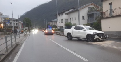 Frontale sulla SS36 a Prata Camportaccio: paura per una ragazza incinta