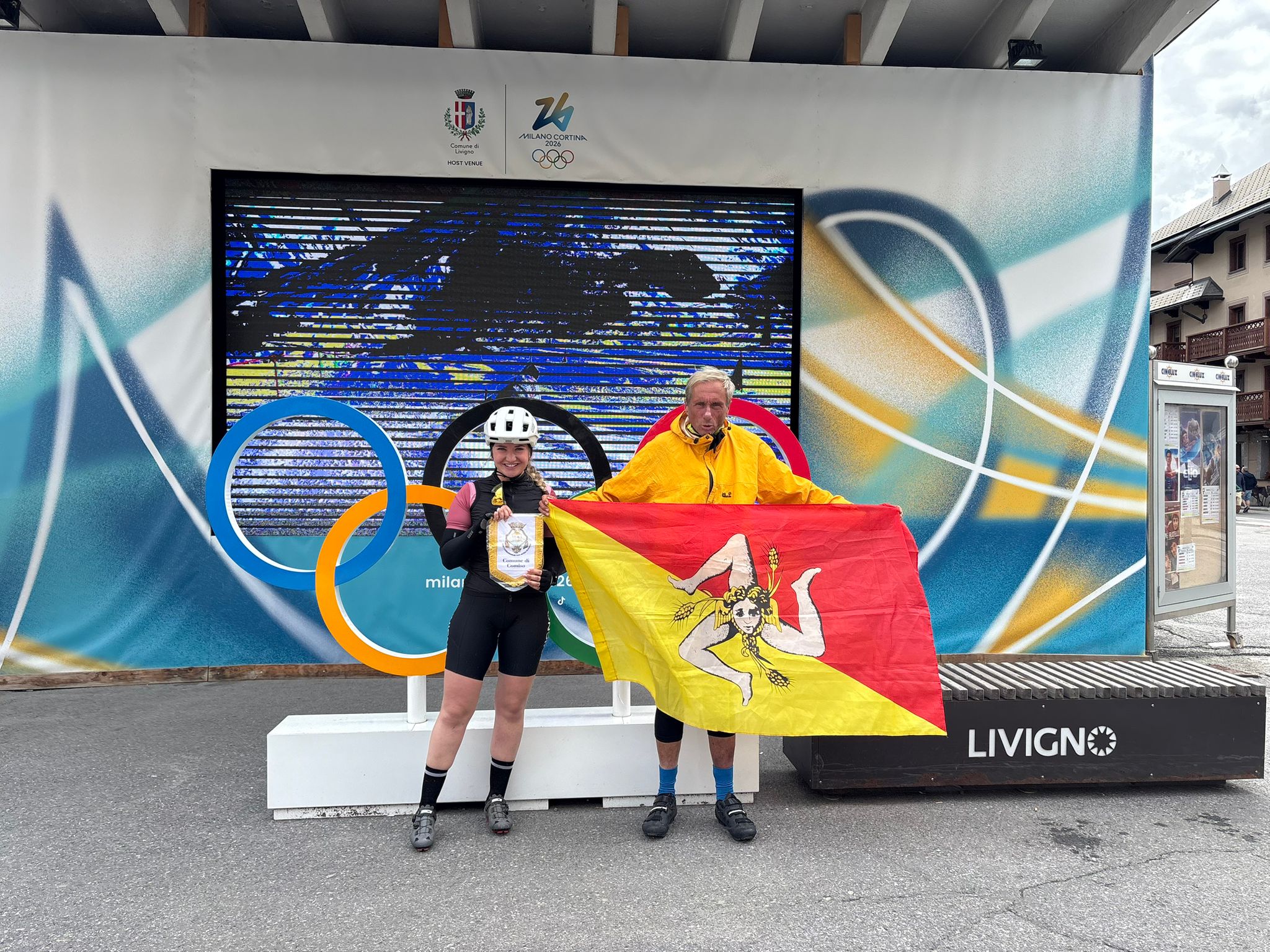 la consigliera com di Livigno Marina Claoti con Leonardo Cavazzi