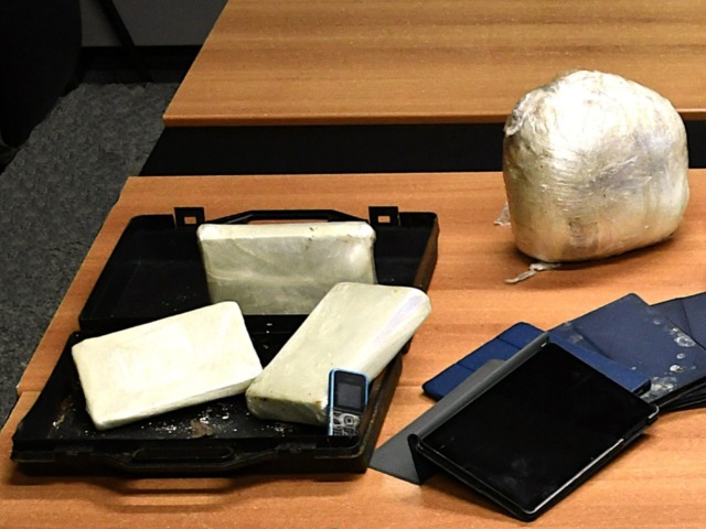 Blitz nei boschi di Colico: sequestrati droga, armi e denaro