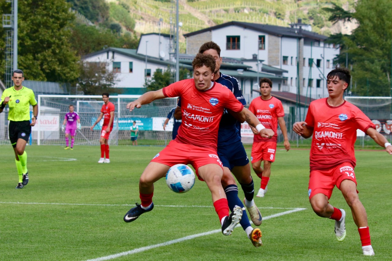 Terza sconfitta consecutiva per la Nuova Sondrio: alla Castellina passa la Varesina 2-0