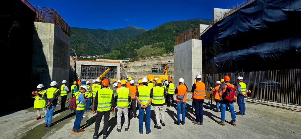 Ingegneri sul cantiere della tangenziale