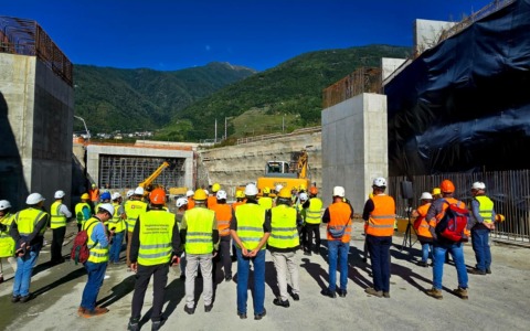 Ingegneri sul cantiere della tangenziale