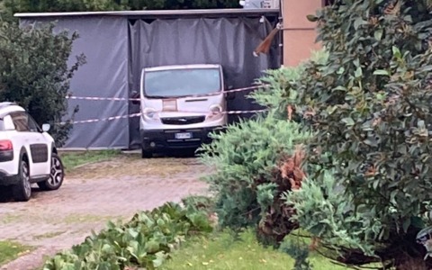 Trovato morto in un magazzino: è omicidio, la vittima viveva a Delebio