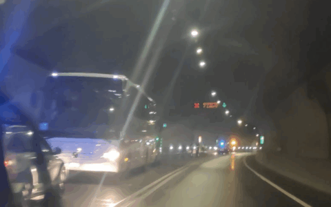 Incidente sulla Statale 38, traffico interrotto