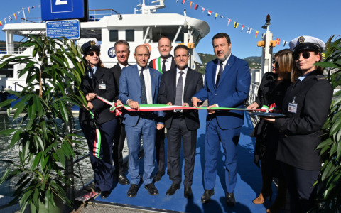 Il ministro Salvini inaugura sul lago di Como la nuova motonave ibrida “Ambrosiana”