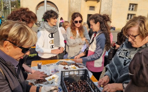 La castagnata della parrocchia unisce la comunità