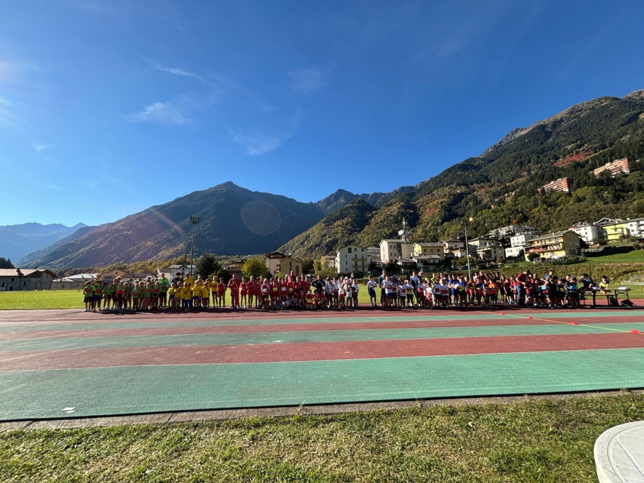 Grande festa dell’atletica giovanile a Sondalo: 133 esordienti in pista per l’ultima prova outdoor della stagione
