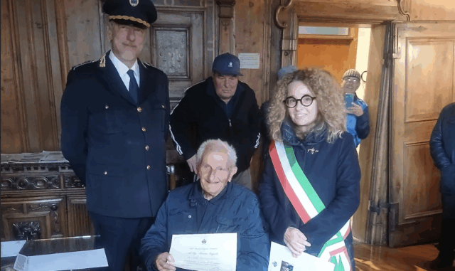 Sondrio festeggia i 100 anni di Franco Gugiatti, il nonno in bicicletta che non ha mai perso il sorriso