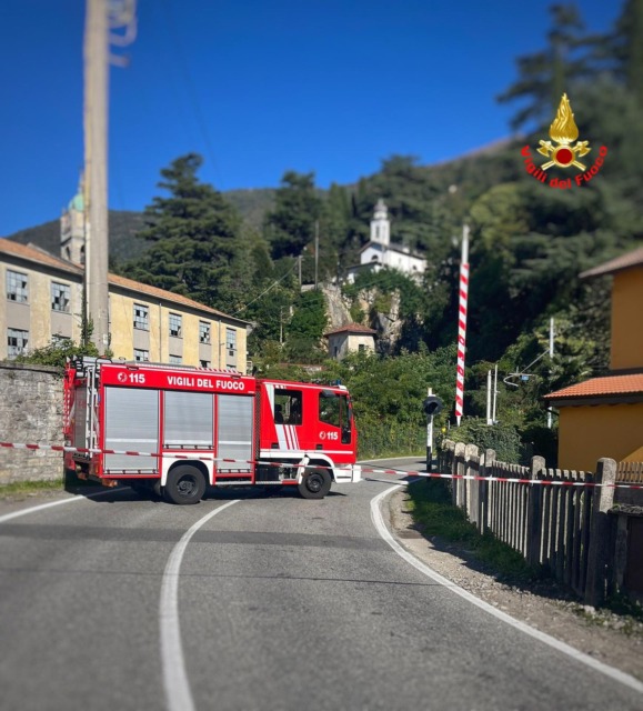 Bellano: auto sfonda il passaggio a livello, strada chiusa e treni rallentati