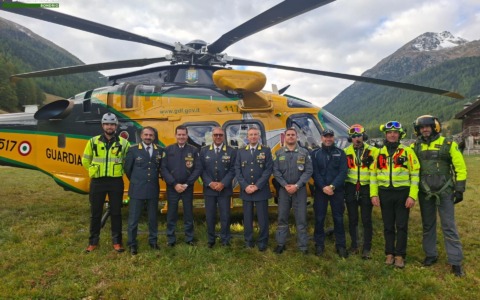Il Generale Compagnone al Passo Foscagno: elogio al personale della Guardia di Finanza in vista dei Giochi invernali
