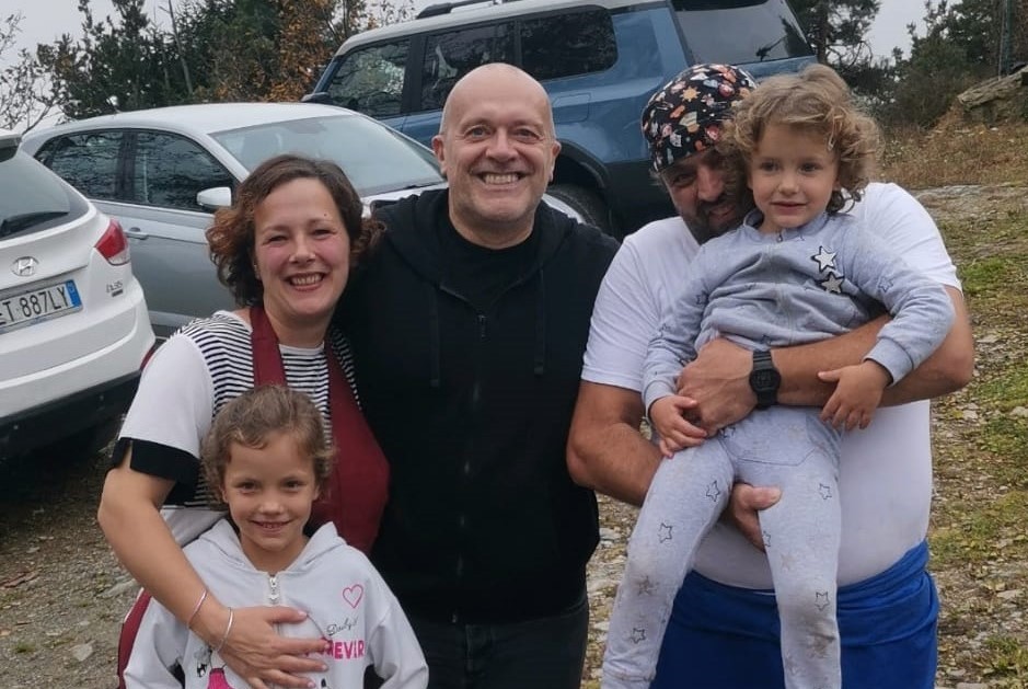 Max Pezzali mangia pizzoccheri in Piscè