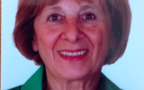 Commozione per l’addio alla maestra Ida