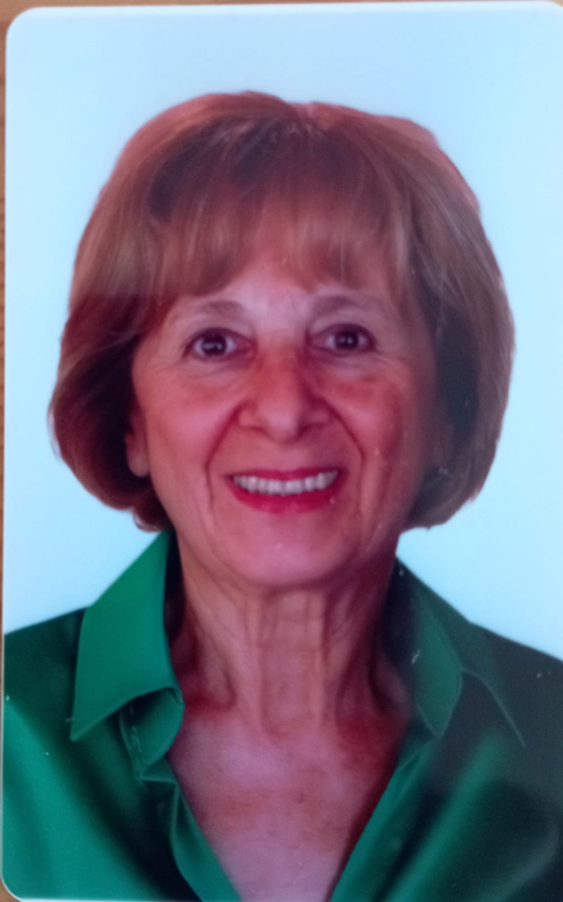 Commozione per l’addio alla maestra Ida