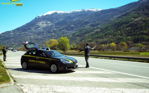 Smascherato imprenditore “camaleonte” in Valtellina: evasi oltre 6 milioni di euro tra imposte e IVA