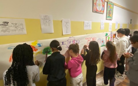 Gli alunni festeggiano il compleanno di Pippi Calzelunghe