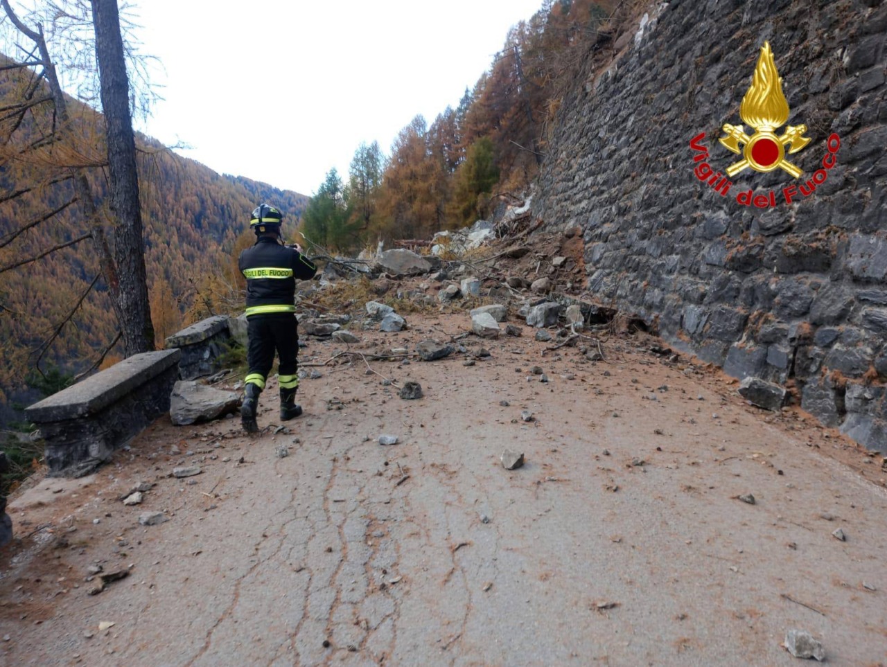 Frana sulla strada per Campo Franscia – IL VIDEO E LE FOTO