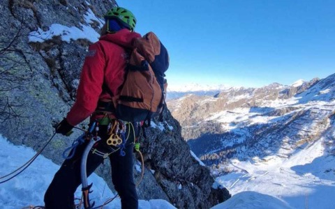 Esercitazioni su ghiaccio e misto: il CNSAS Orobico si addestra al soccorso in ambiente estremo