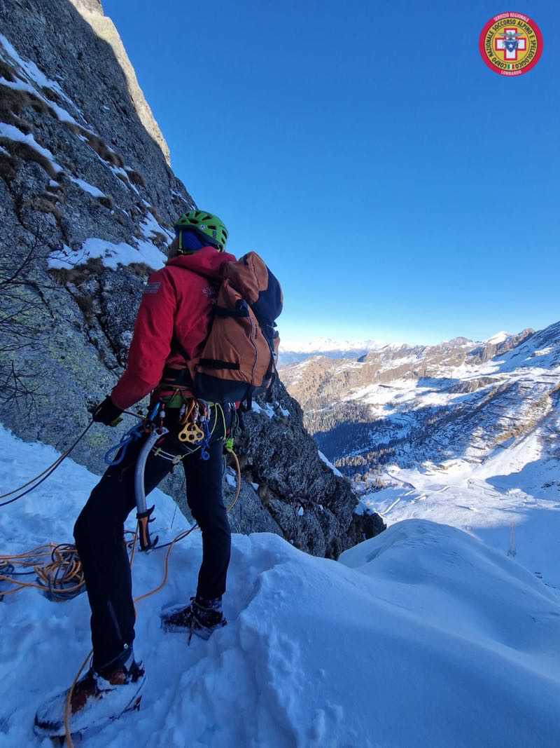 Esercitazioni su ghiaccio e misto: il CNSAS Orobico si addestra al soccorso in ambiente estremo