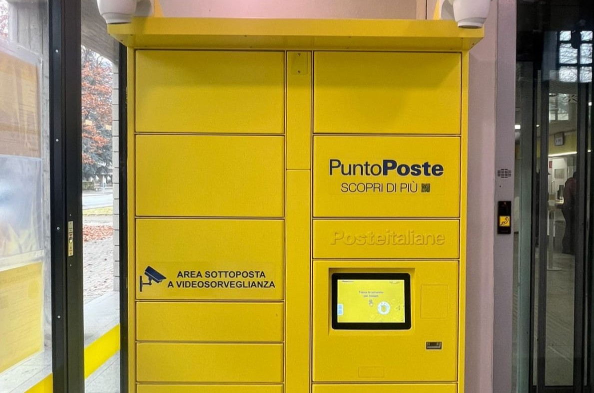 Installato un locker per spedire e ritirare i pacchi in autonomia