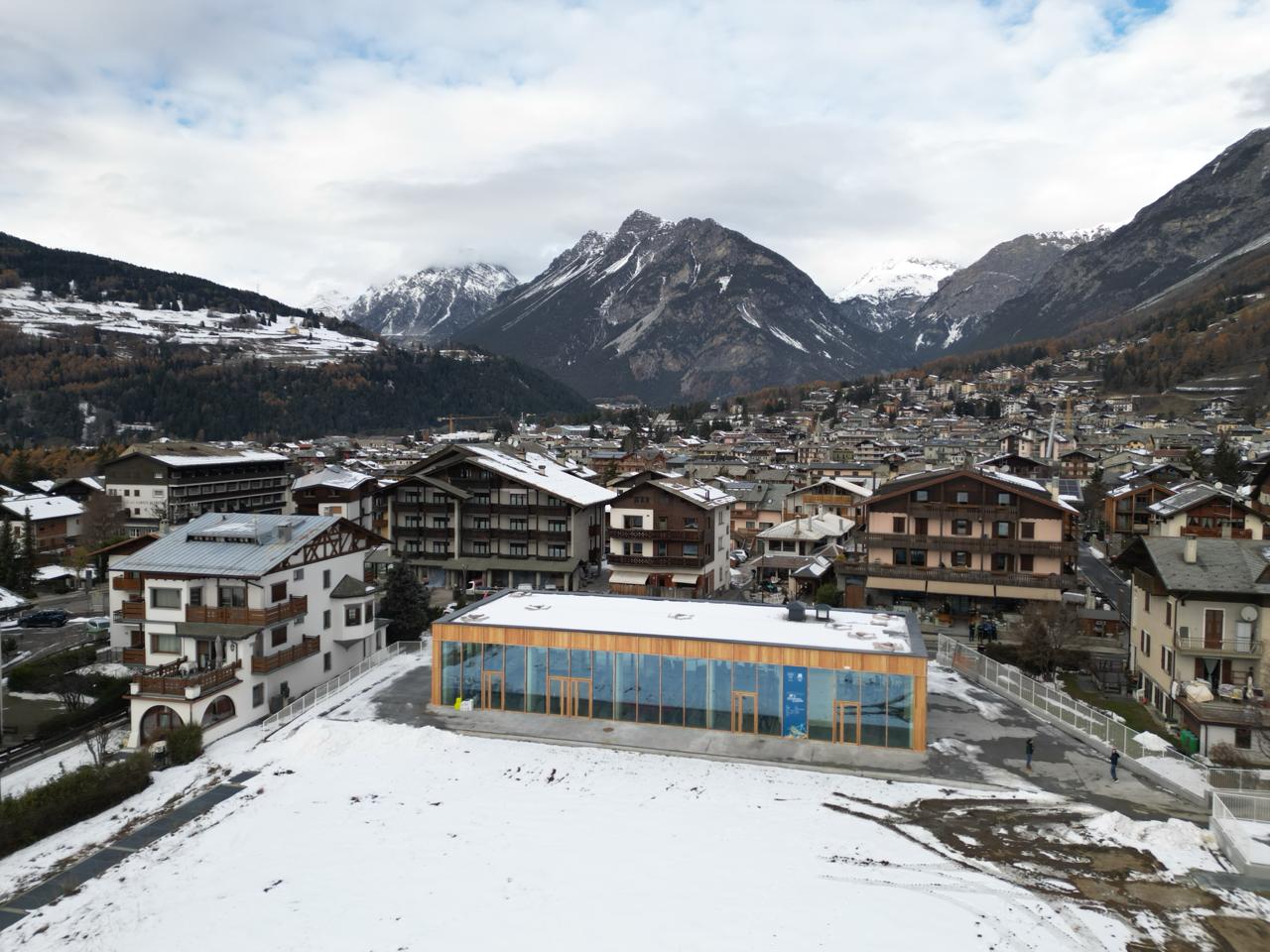 Bormio inaugura le nuove infrastrutture olimpiche: Stelvio Olympic Ski Center e Pentagono Center pronti per Milano Cortina 2026