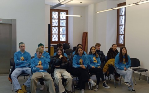 Il Comune consegna la Costituzione ai diciottenni