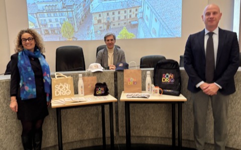 Si amplia la linea di gadget con il logo Sondrio a colori