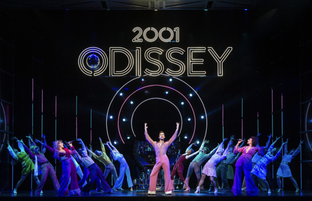 Al Teatro Sociale in scena “La febbre del sabato sera”