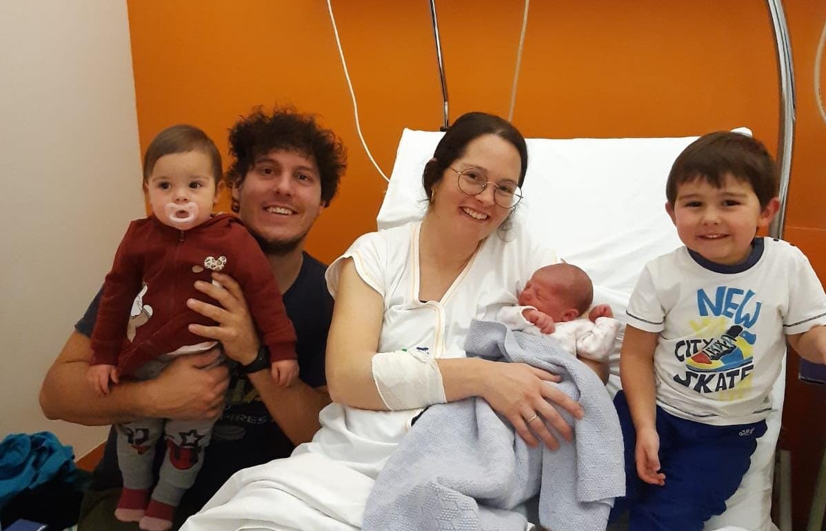 Capodanno tra fiocchi rosa e azzurri: Susie inaugura il 2026, Christian chiude il 2025