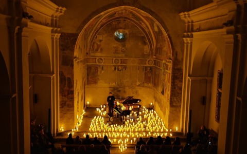 Candle Notes illumina Sondalo: un debutto emozionante che chiude le Olimpiadi nel segno della bellezza