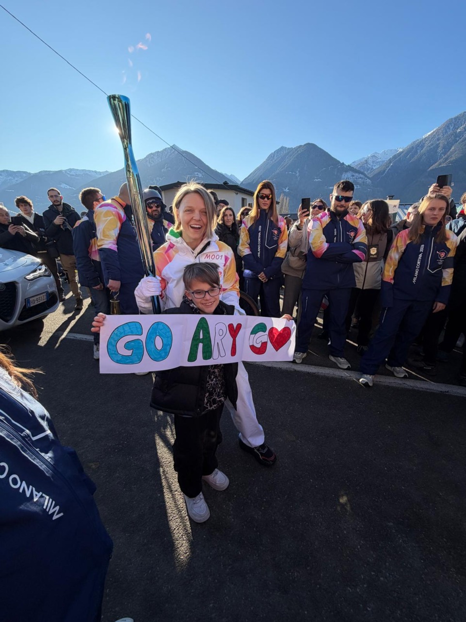 La Fiamma Olimpica fa tappa a Berbenno: Arianna Fontana tra i tedofori
