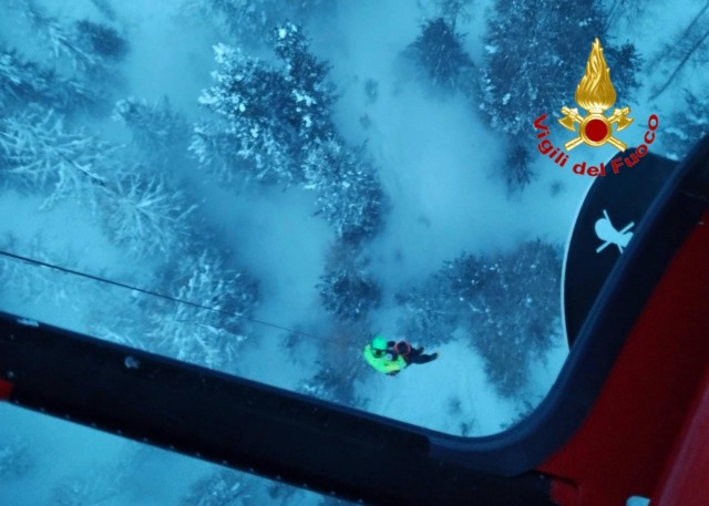 Emergenza neve a Livigno: slavina al Carosello 3000 e snowboarder recuperato dall’elicottero