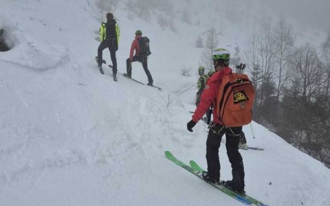 Soccorso Alpino in Val Tartano: scialpinista infortunato a 1900 metri, recupero senza elicottero