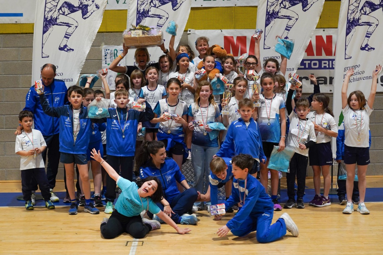 Gran finale indoor a Chiavenna: 155 giovani protagonisti al “Valchiavenna Esordienti”