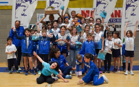 Gran finale indoor a Chiavenna: 155 giovani protagonisti al “Valchiavenna Esordienti”