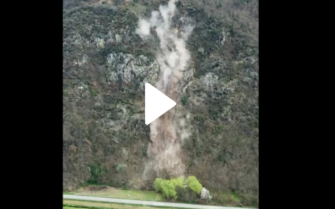 Frana sulla Statale 36: eseguiti i lavori di disgaggio, riaperta la strada