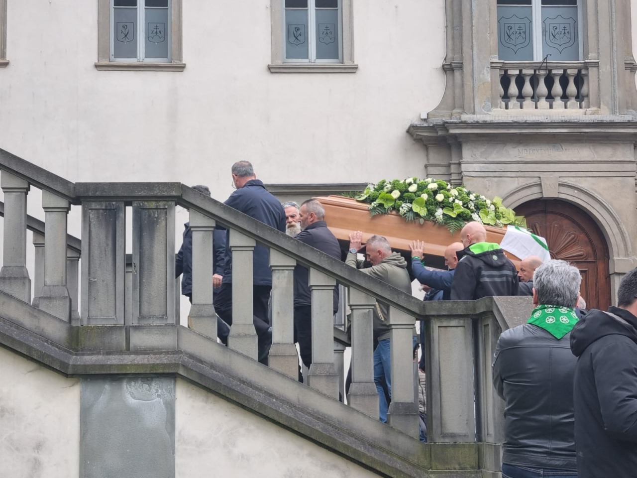 Pontida in lutto per l’addio a Umberto Bossi