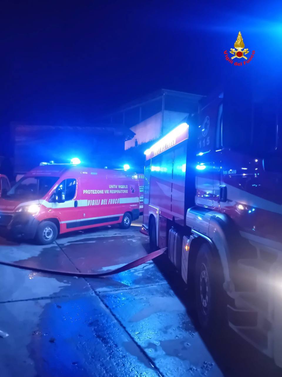 Spaventoso incendio in azienda