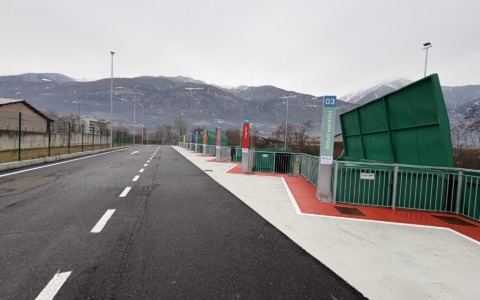 Rifiuti, migliorano i dati della raccolta differenziata con l’ecocentro in via Ventina