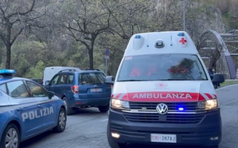 Donna colpita con un sasso, aggressore arrestato per tentato omicidio