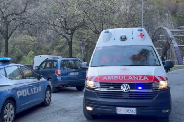 Donna colpita con un sasso, aggressore arrestato per tentato omicidio