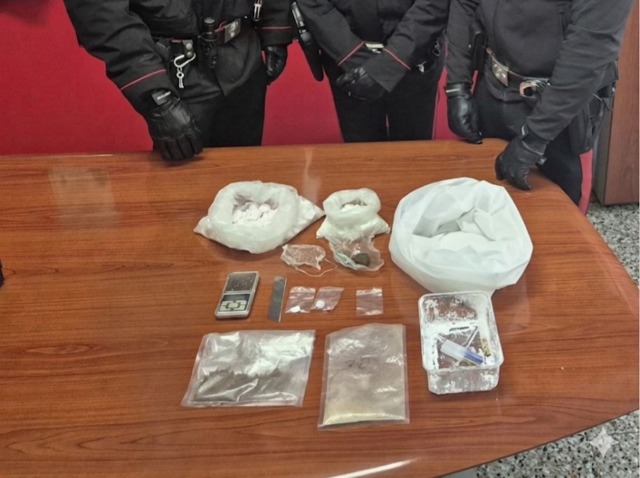 Preso con oltre un chilo di metanfetamina e ketamina