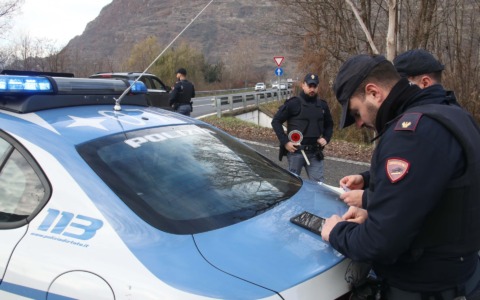 Rissa, lesioni personali, minaccia e furto: foglio di via per un 19enne