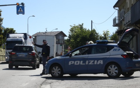 Controlli nel weekend, identificate 328 persone