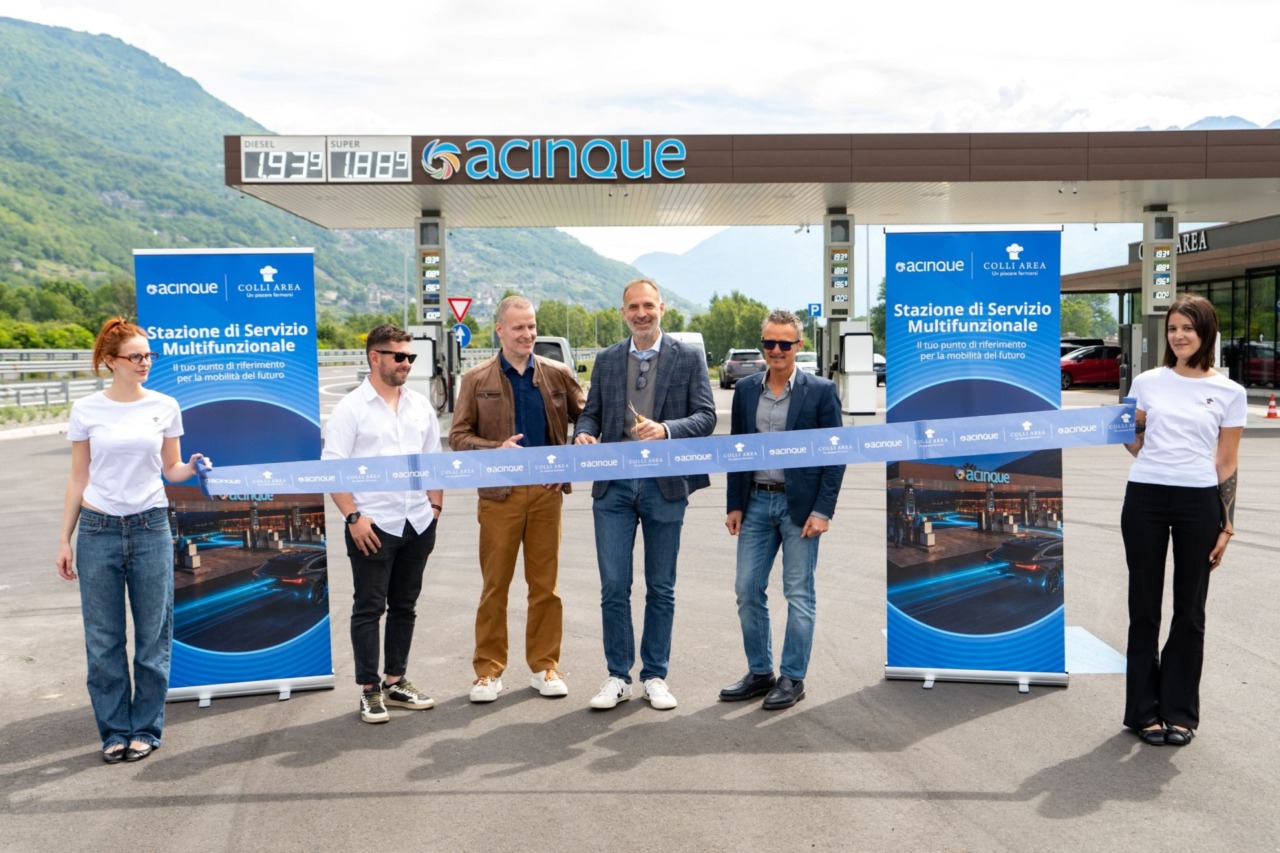 Inaugurata la stazione di rifornimento di Acinque sulla tangenziale