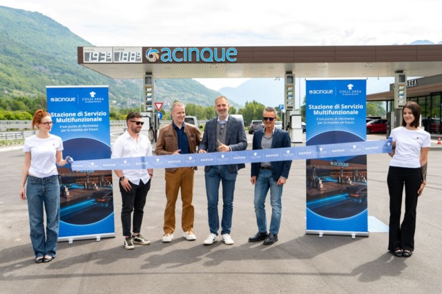 Inaugurata la stazione di rifornimento di Acinque sulla tangenziale